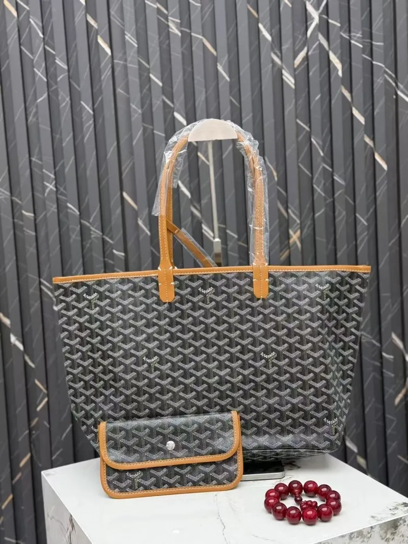 Goyard Dark Gray Tote Bag with Pouch