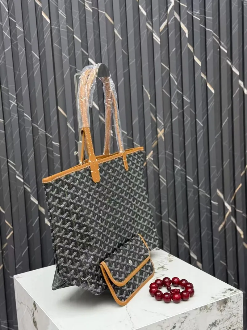 Goyard Dark Gray Tote Bag with Pouch - Image 3