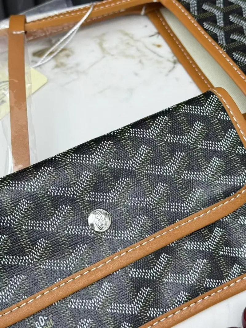 Goyard Dark Gray Tote Bag with Pouch - Image 7