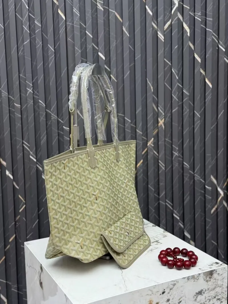 Goyard Light Green Tote Bag with Attached Pouch - Image 3