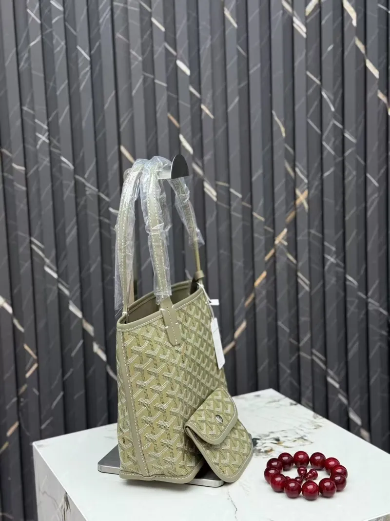 Goyard Light Green Tote Bag with Mini Pouch - Image 3