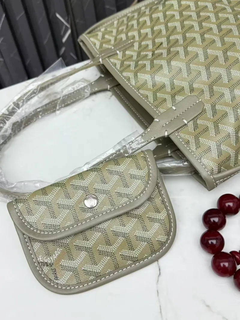 Goyard Light Green Tote Bag with Mini Pouch - Image 5