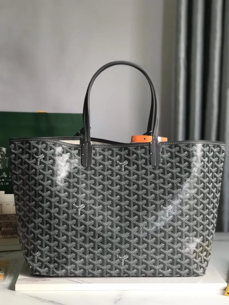 Goyard Gray Tote Bag with Pouch - Image 3