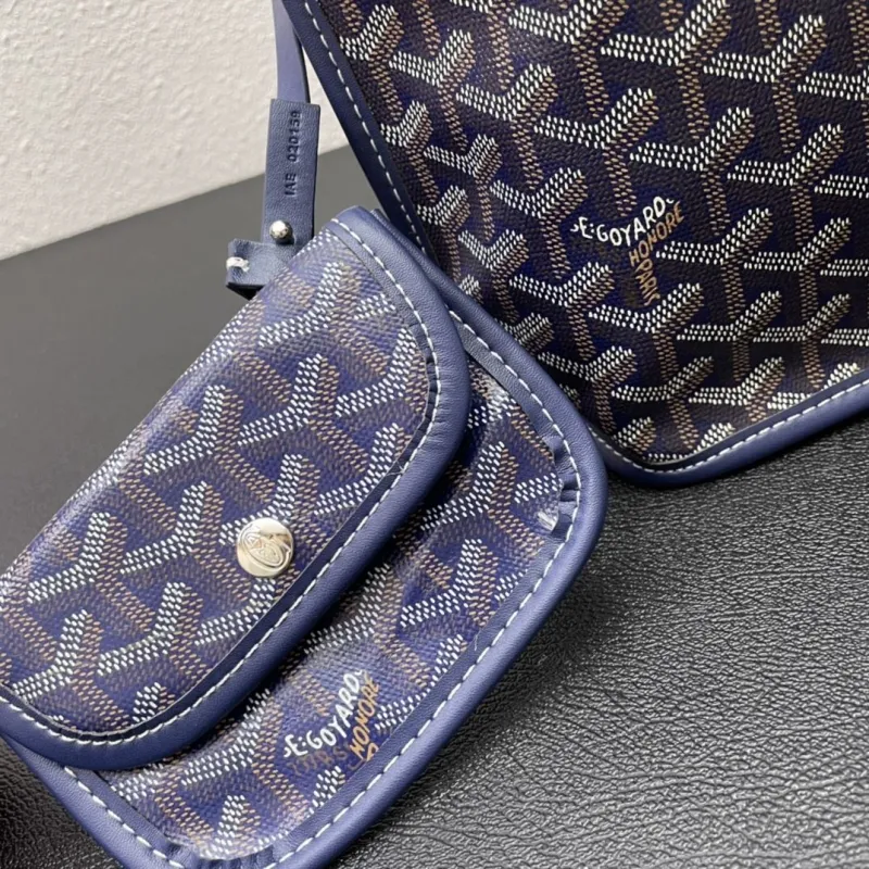 Goyard Navy Small Tote Bag with Pouch - Image 7