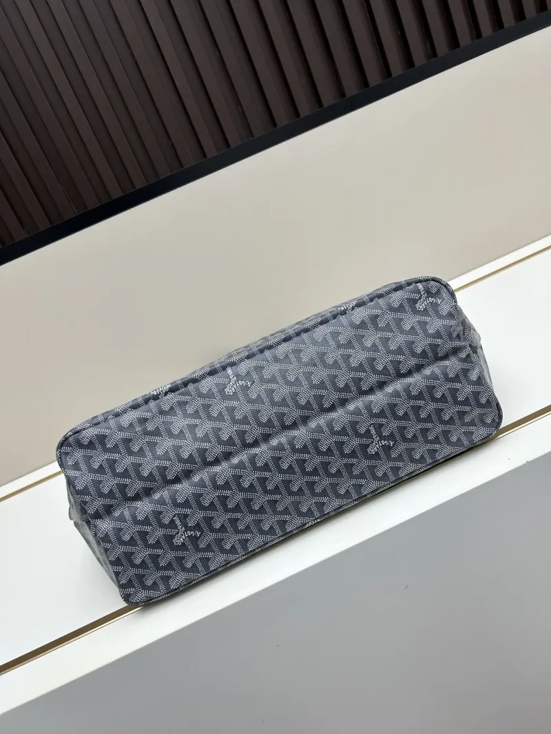 Goyard Gray Medium Tote Bag 512 with Pouch - Image 4
