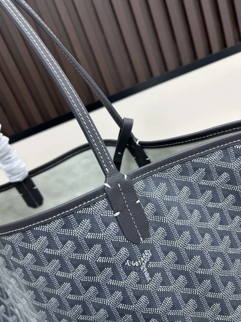 Goyard Gray Large Tote Bag with Pouch - Image 3