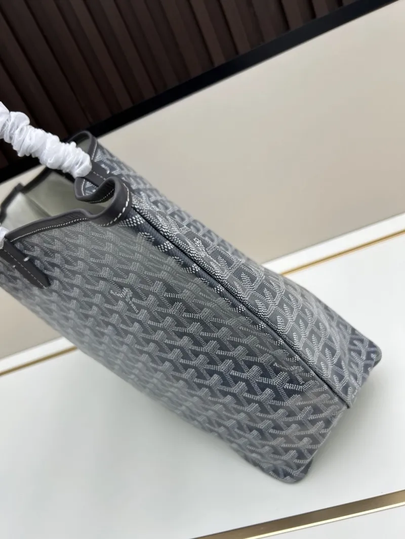 Goyard Gray Large Tote Bag with Pouch - Image 4