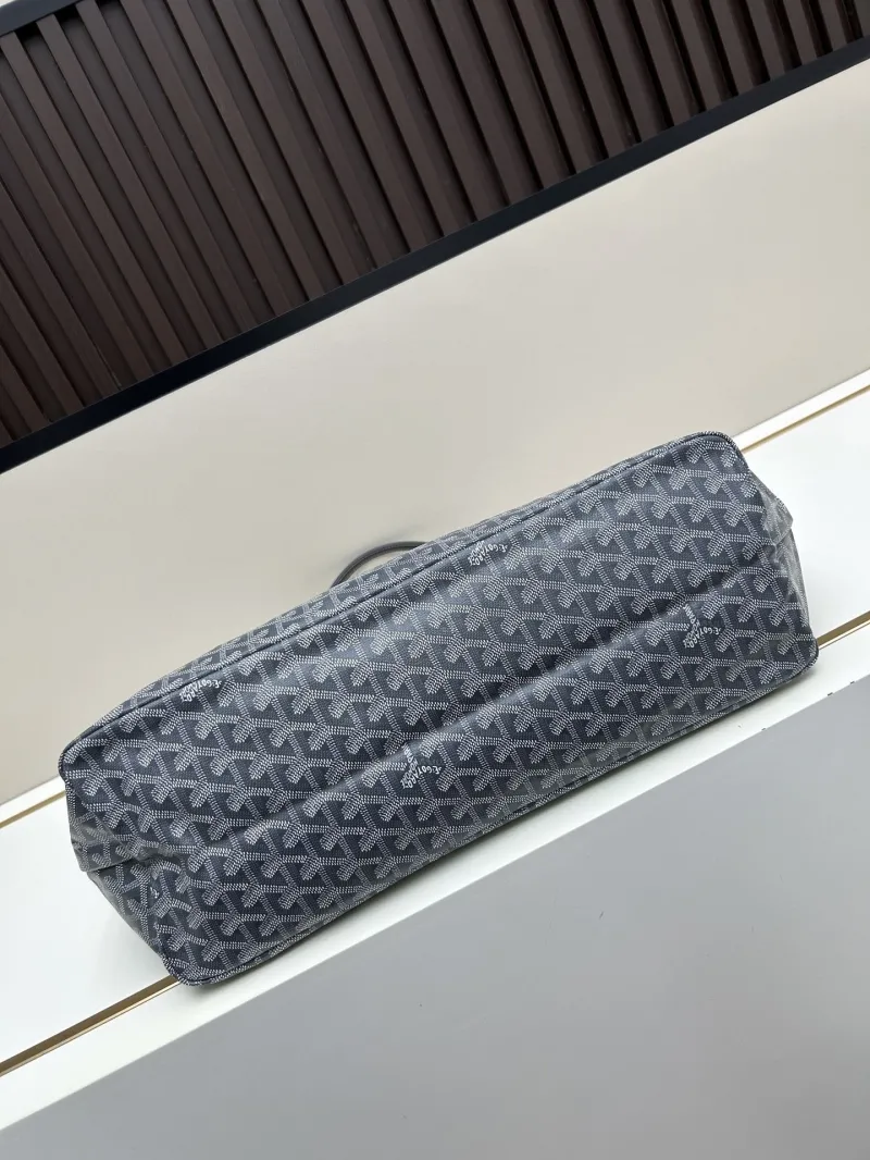 Goyard Gray Large Tote Bag with Pouch - Image 5