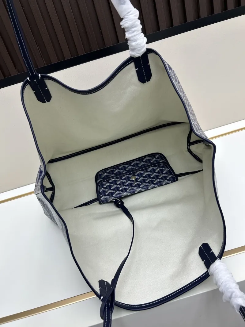 Goyard Large Blue Tote Bag with Pouch - Image 8