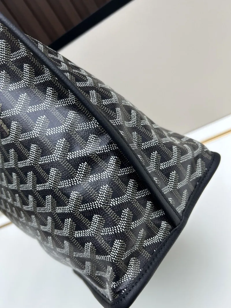 Goyard Black Tote Shopping Bag with Pouch - Image 4