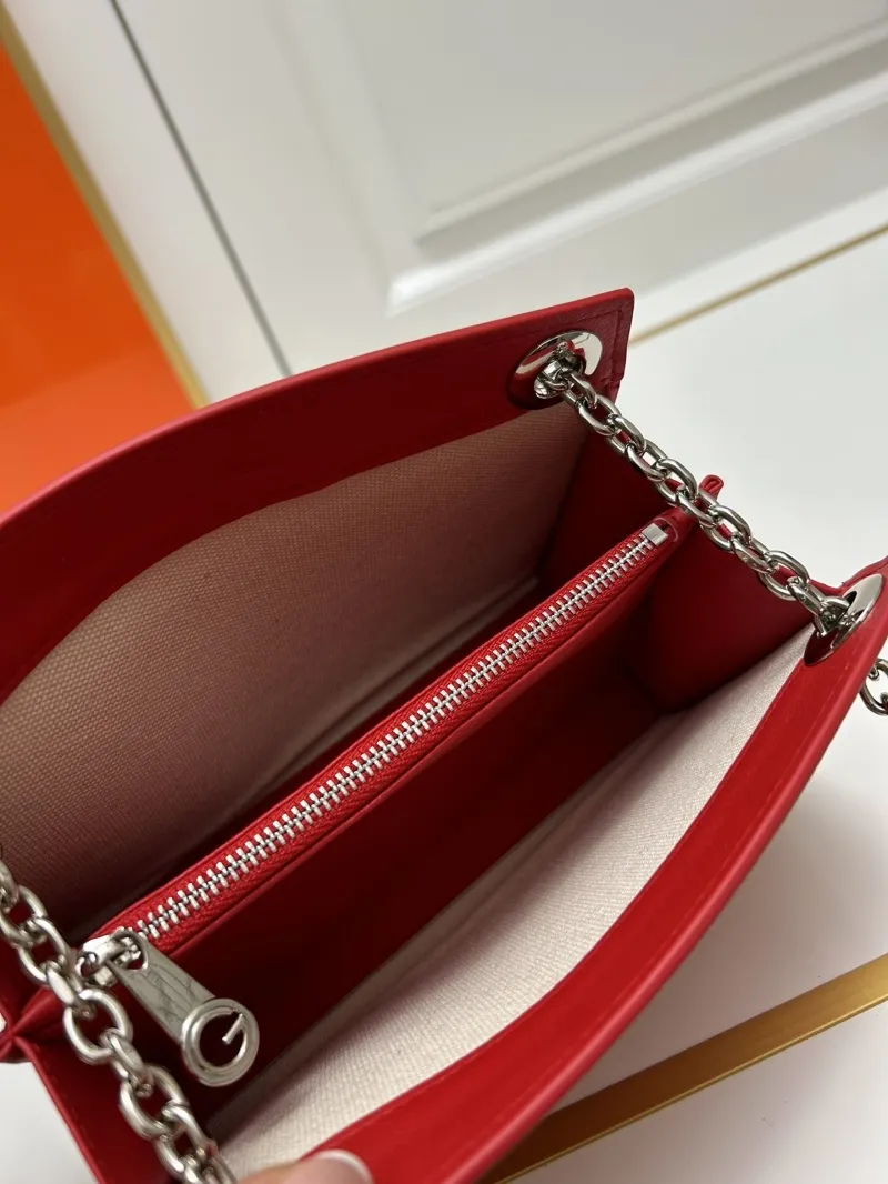 Goyard Red Chain Shoulder Bag Model 2256 - Image 7