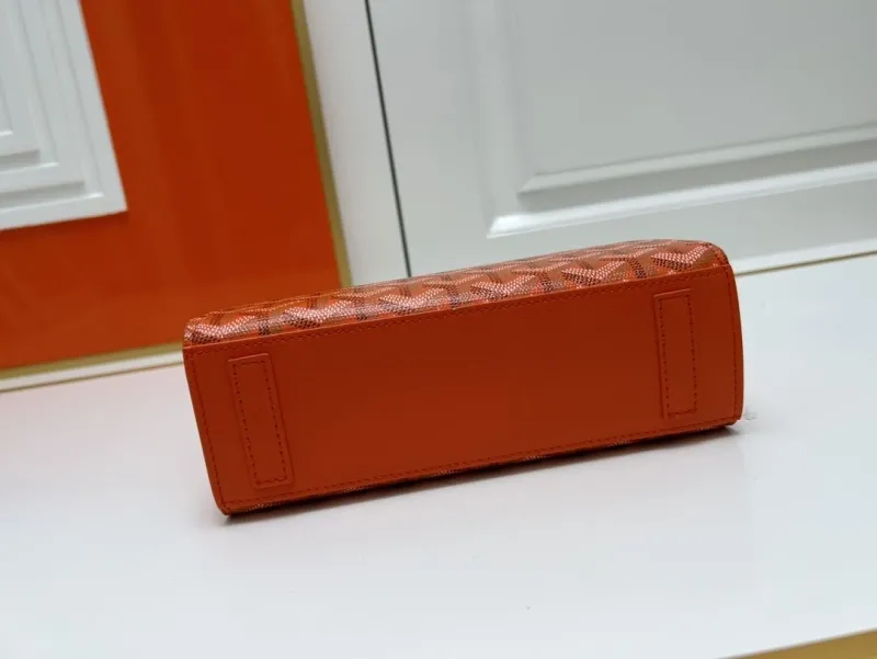 Goyard Orange Chain Shoulder Bag 2256 25cm 20cm - Image 4