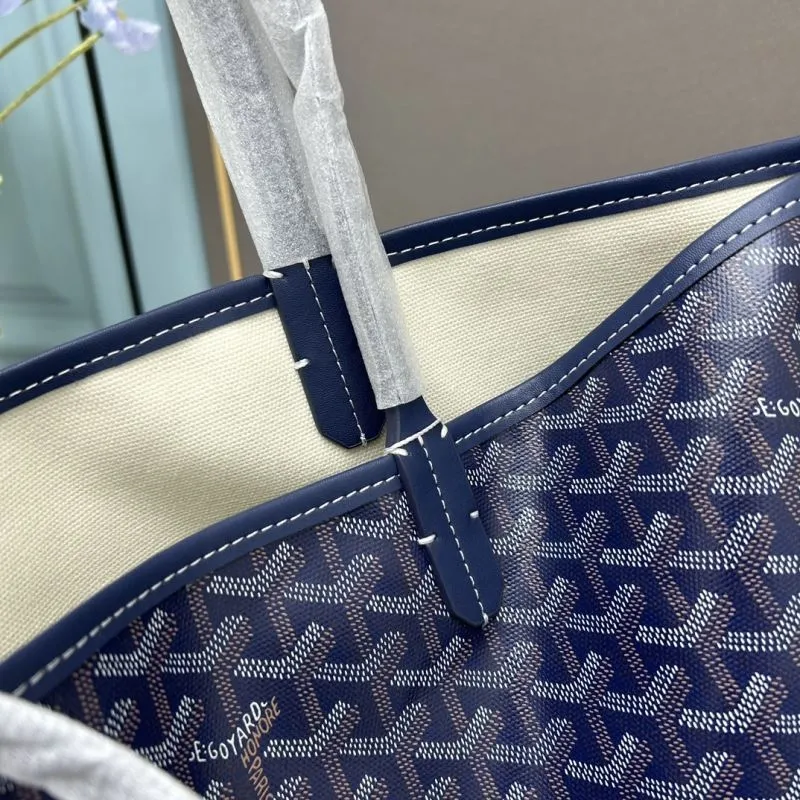 Goyard Medium Navy Tote Bag with Pouch - Image 4