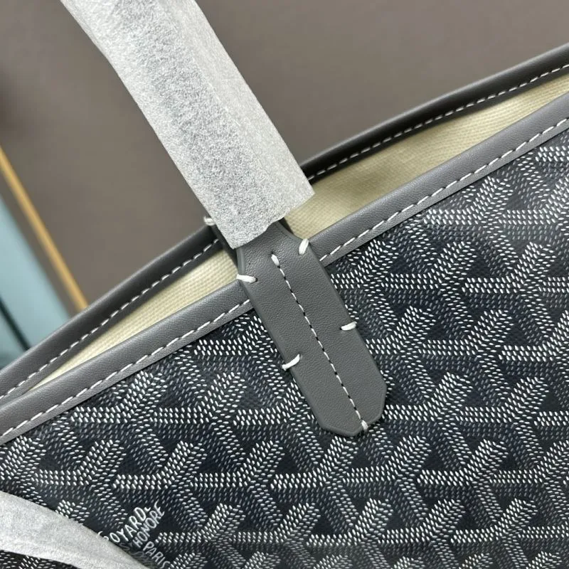 Goyard Medium Gray Tote Bag with Pouch - Image 4