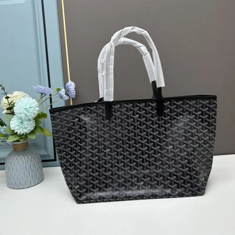 Goyard Medium Black Tote Bag with Pouch - Image 3