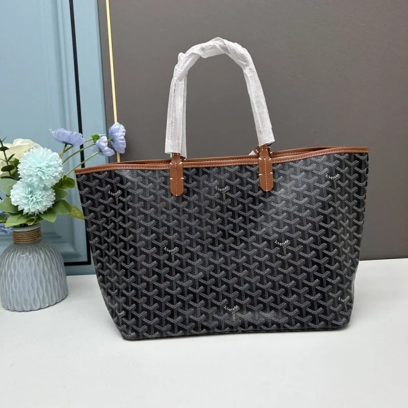 Goyard Medium Black Tote Bag with Small Pouch - Image 3
