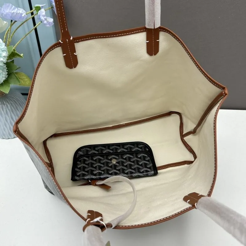 Goyard Medium Black Tote Bag with Small Pouch - Image 7