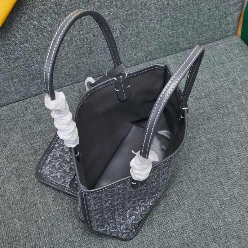 Goyard Gray Tote Bag with Small Pouch - Image 9