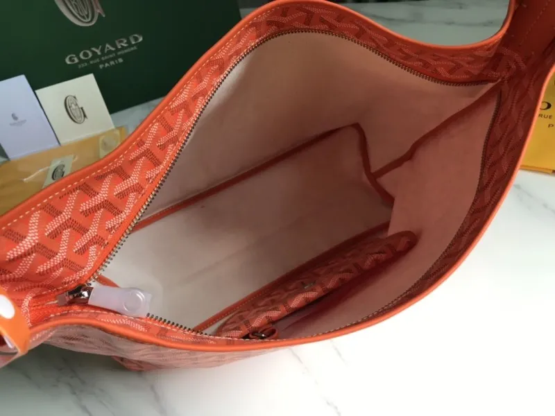 Goyard Orange Hobo Shoulder Bag Size 38 - Image 6