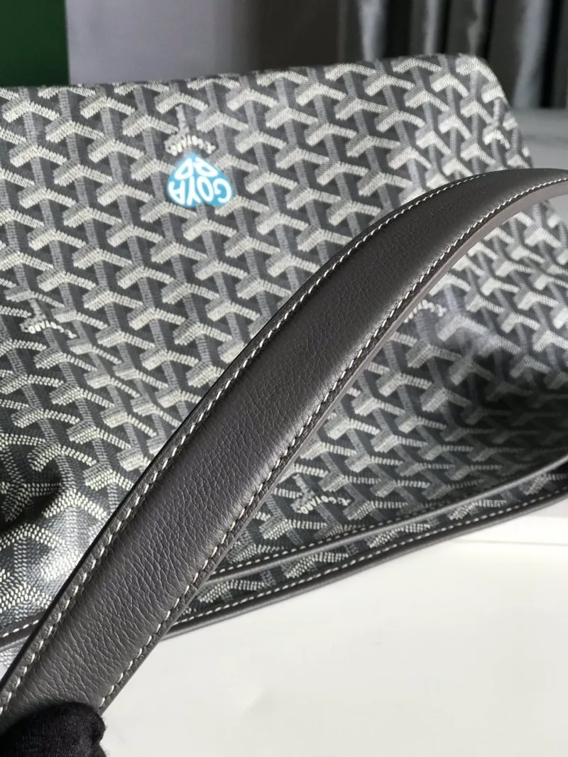 Goyard Gray Hobo Shoulder Bag with Pouch - Image 6
