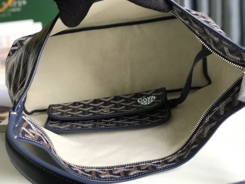 Goyard Dark Navy Hobo Bag with Mini Pouch - Image 8