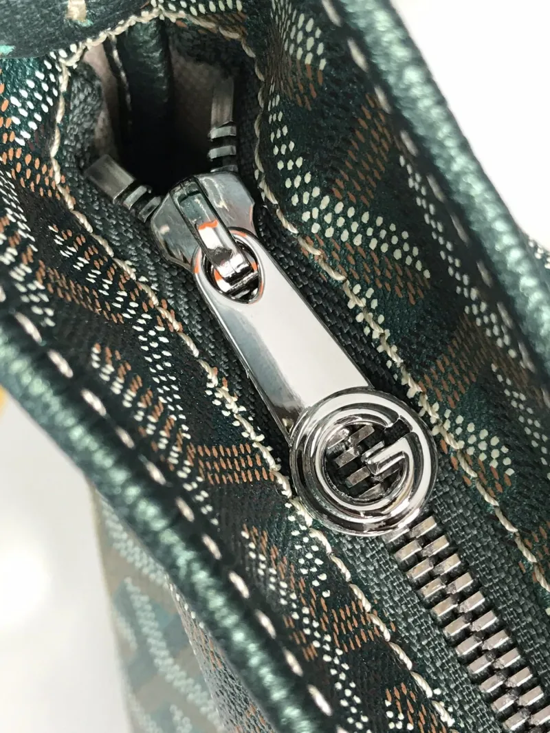 Goyard Dark Green Hobo Shoulder Bag with Pouch - Image 6