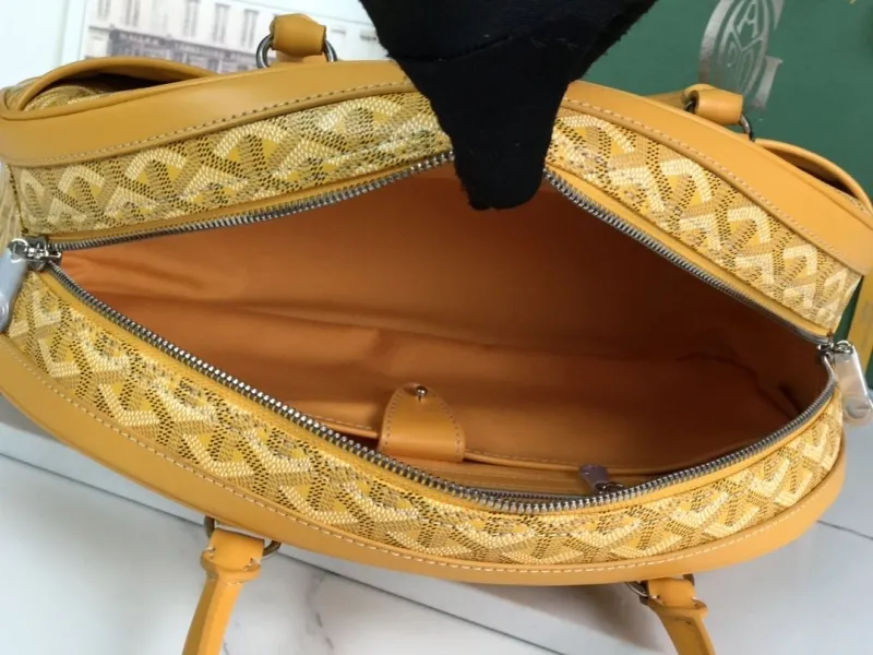 Goyard Yellow Top Handle Bag Model 68 - Image 8
