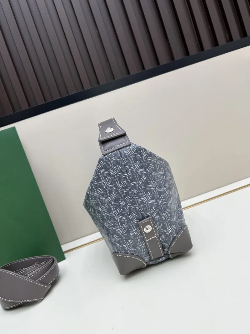 Alternative view of Goyard Gray Hobo Bag 2532