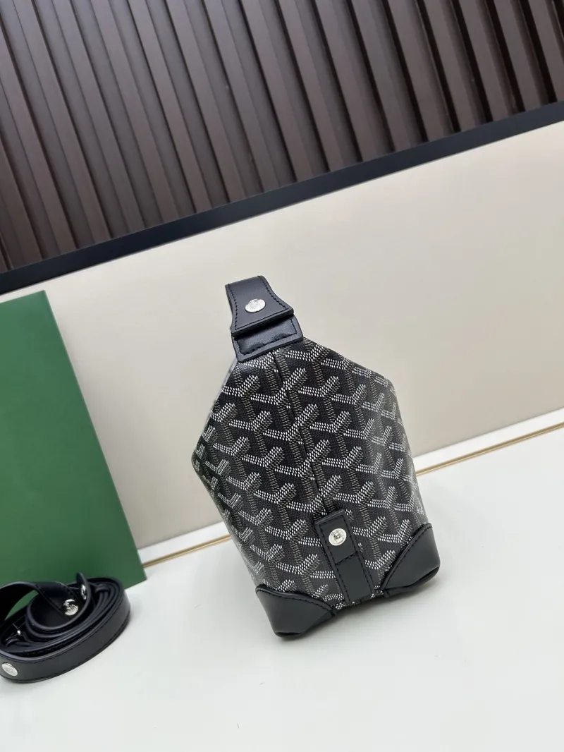 Alternative view of Goyard Black Hobo Shoulder Bag 2532