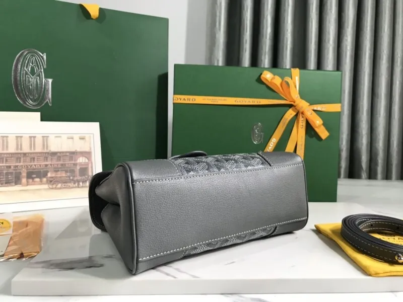 Goyard Gray Top Handle Handbag - Image 4