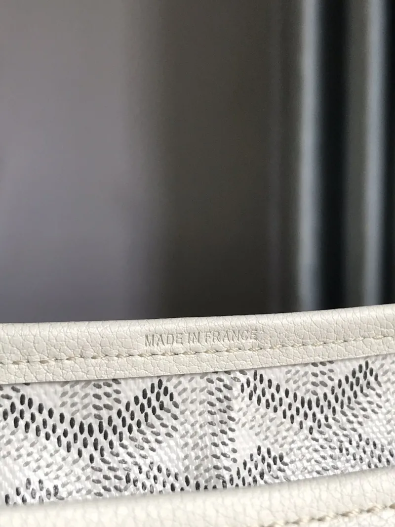 Goyard White Hobo Shoulder Bag with Pouch - Image 6