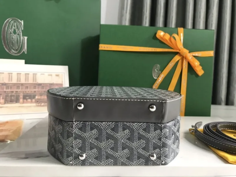 Goyard Gray Round Top Handle Bag 247 - Image 4