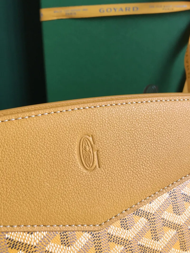 Goyard Yellow Top Handle Chain Shoulder Bag - Image 5