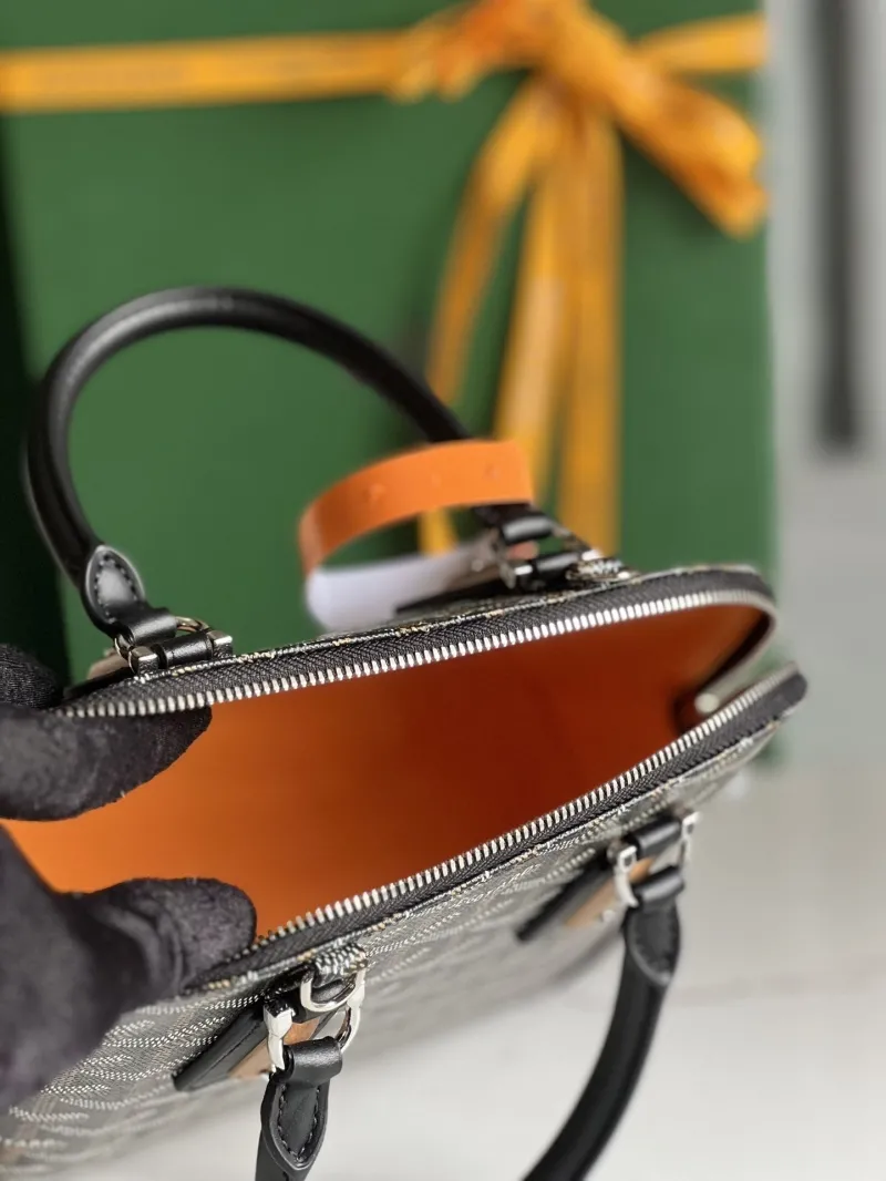 Goyard Black Top Handle Bag - Image 8