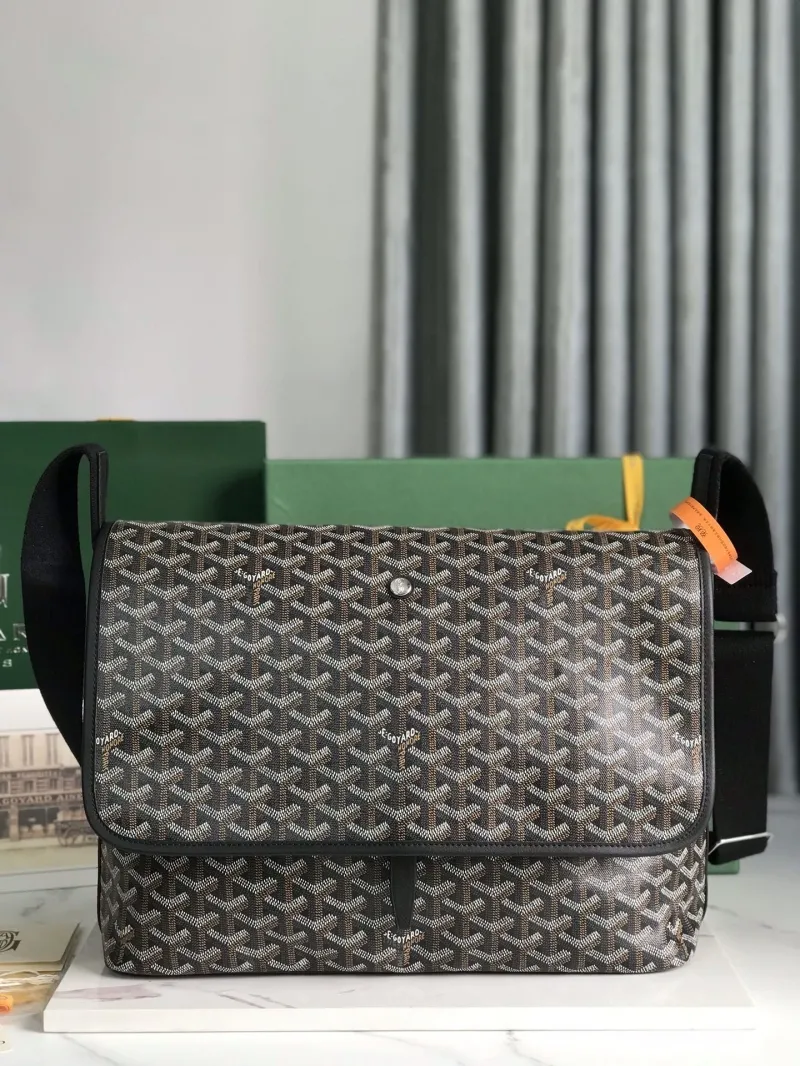 Goyard Black Messenger Bag 384