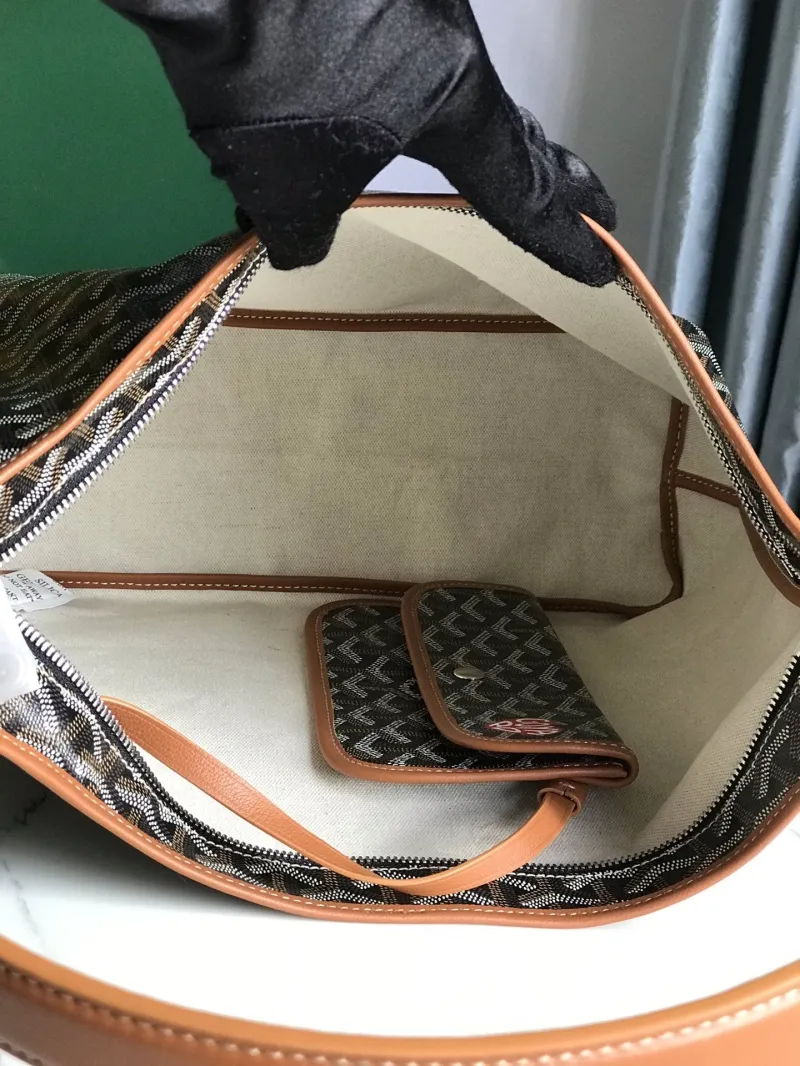 Goyard Black Hobo Shoulder Bag with Pouch - Image 9