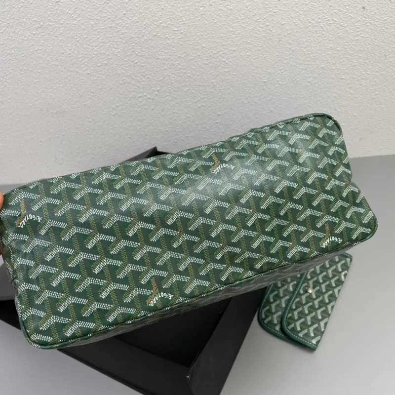 Goyard Green Hobo Bag Model 6021 - Image 7