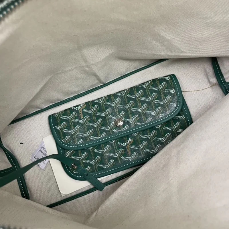 Goyard Green Hobo Bag Model 6021 - Image 9