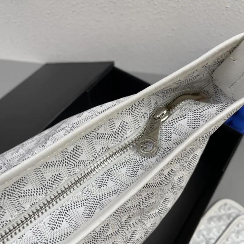 Goyard White Hobo Shoulder Bag with Pouch 6021 - Image 6