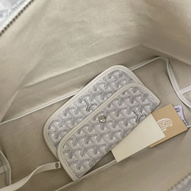 Goyard White Hobo Shoulder Bag with Pouch 6021 - Image 9