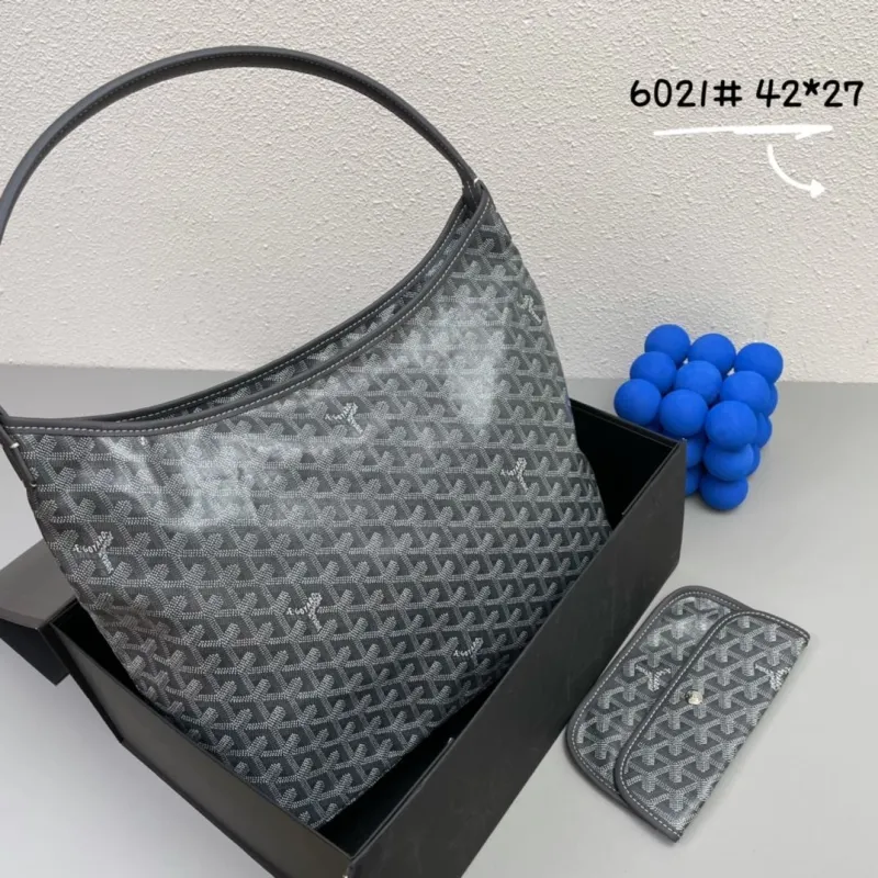 Alternative view of Goyard Gray Hobo Shoulder Bag 6021