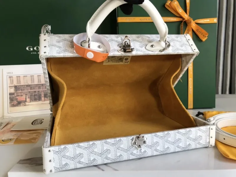 Goyard White Malle Trunk Bag with Strap - Image 7