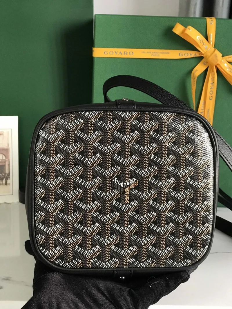 Goyard Black Leather Bucket Bag - Image 5