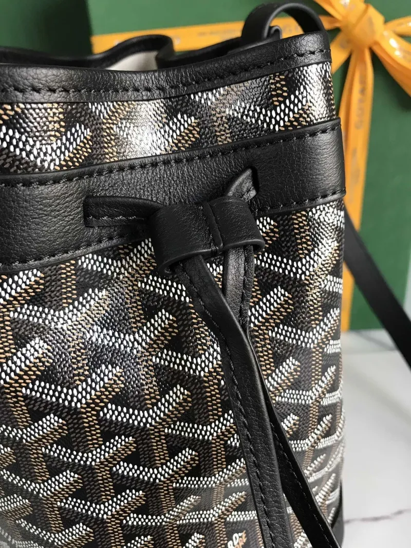 Goyard Black Leather Bucket Bag - Image 7