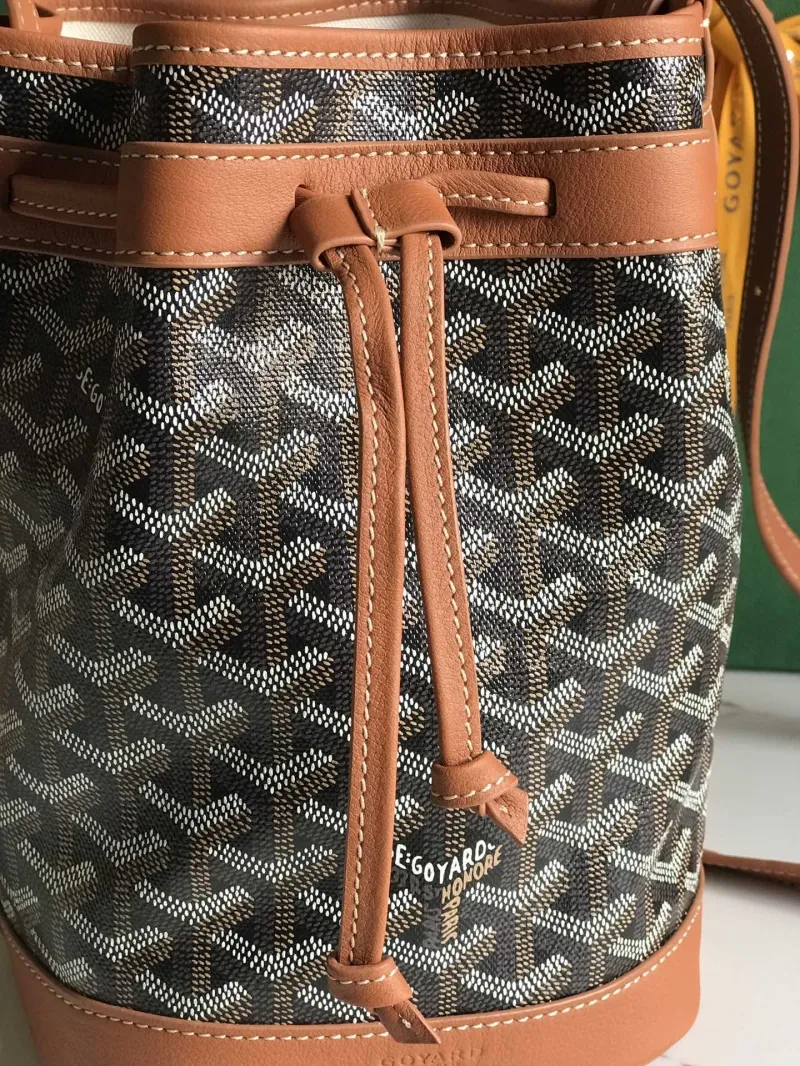 Goyard Black Tan Leather Bucket Bag - Image 6