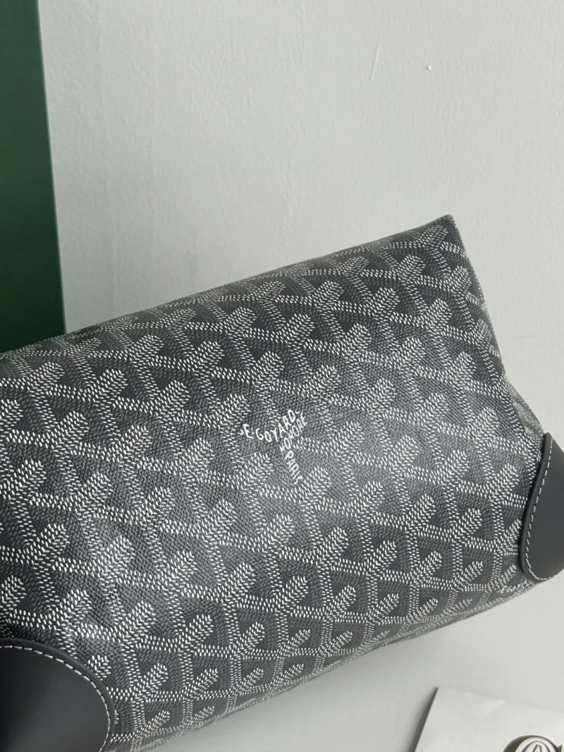Goyard Gray Travel Cosmetic Bag - Image 7