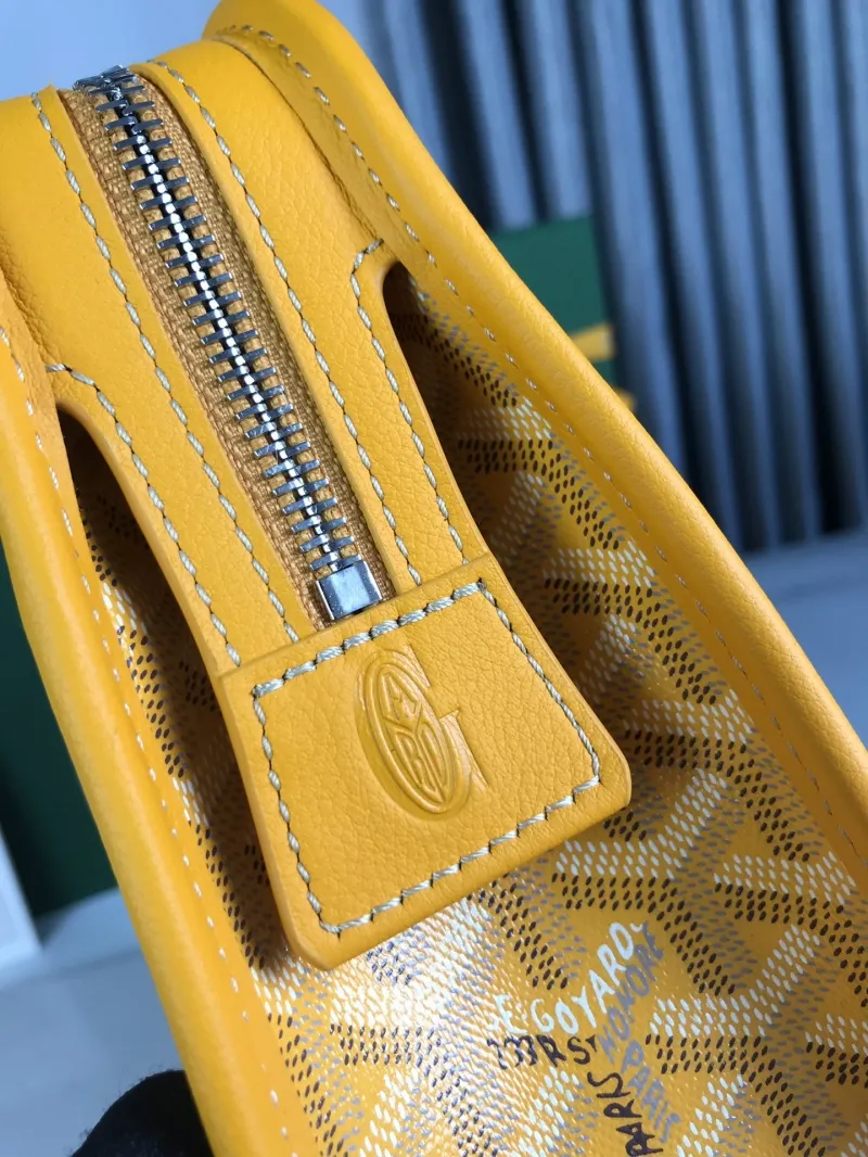 Goyard Yellow Cosmetic Bag Size 25 - Image 7