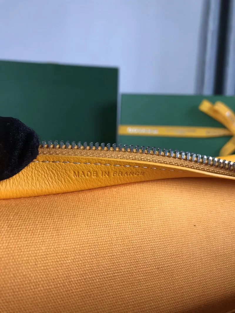 Goyard Yellow Cosmetic Bag Size 25 - Image 9