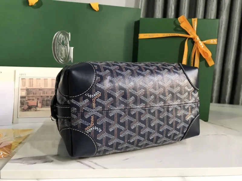 Goyard Navy Blue Cosmetic Bag Size 40 - Image 4