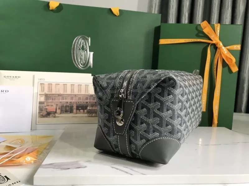 Alternative view of Goyard Cosmetic Bags-41